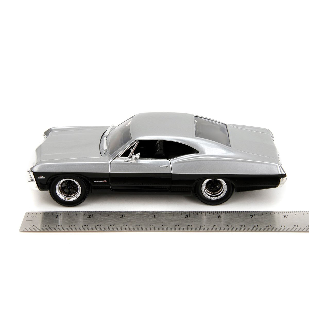 Bigtime Muscle 1967 Chevrolet Impala SS Candy Silver and Black 1:24 Scale Die-Cast Metal Vehicle