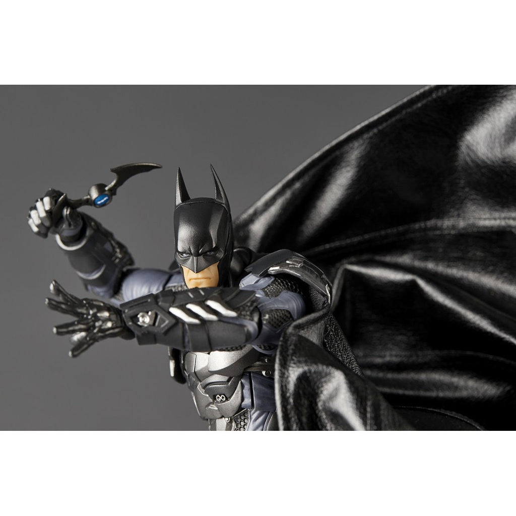 Batman: Arkham Knight Batman Revoltech Amazing Yamaguchi Action Figure