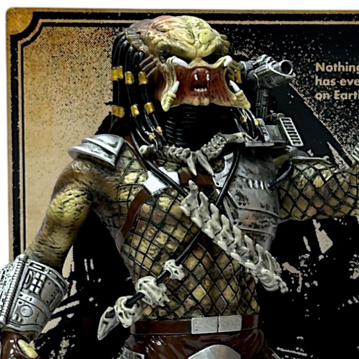Predator 9-Inch Deluxe Vinyl Statue
