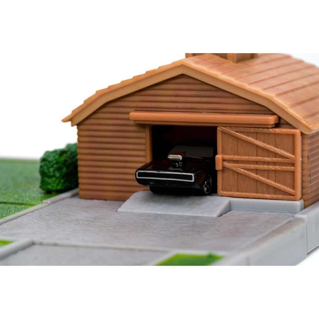 Fast and Furious Nano Scene Hollywood Rides Dom Torretto's House and Die-Cast Metal Vehicle Playset