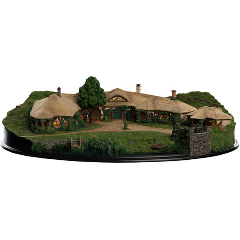The Lord of the Rings Trilogy The Green Dragon Inn Limited Edition Environment Statue