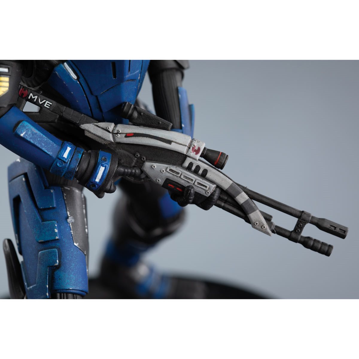 Mass Effect Garrus Vakarian 9-Inch Statue