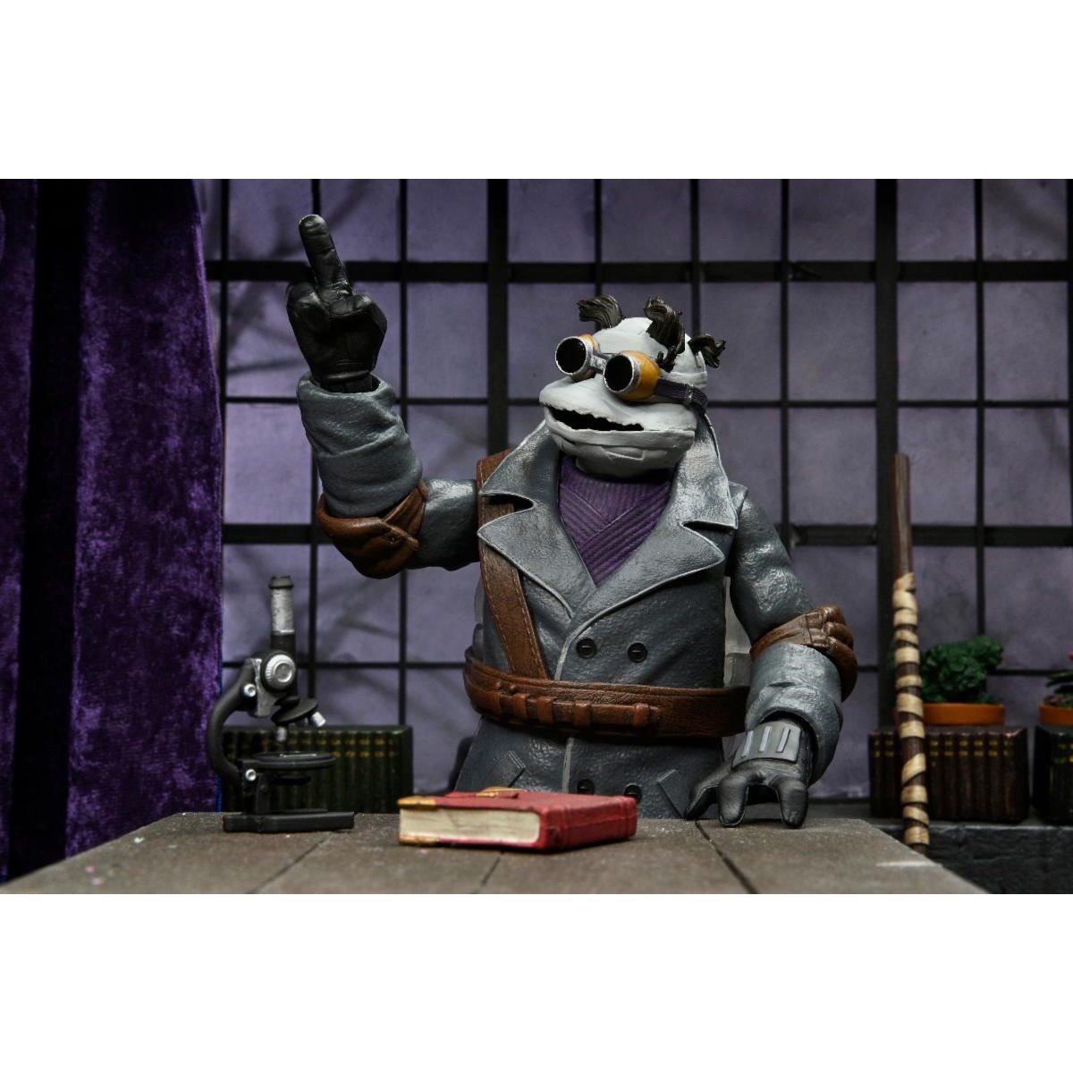 Universal Monsters x Teenage Mutant Ninja Turtles Ultimate Donatello as The Invisible Man 7-Inch Scale Action Figure