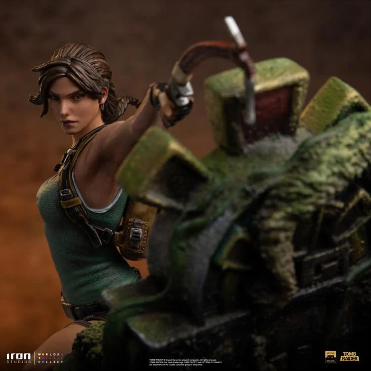 Tomb Raider Lara Croft 1:10 Deluxe Art Scale Limited Edition Statue