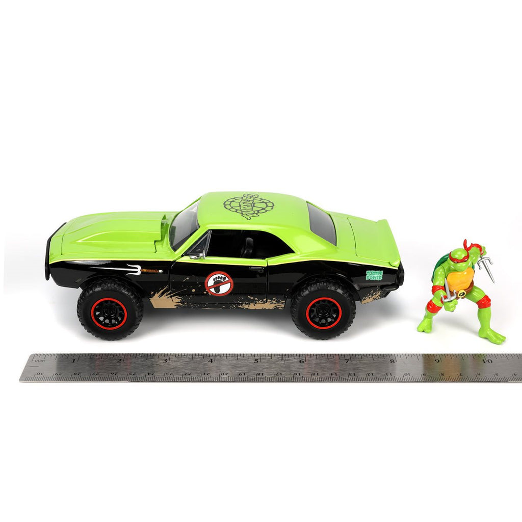 Teenage Mutant Ninja Turtles 1967 Chevrolet Camaro 1:24 Scale Die-Cast Metal Vehicle with Raphael Figure