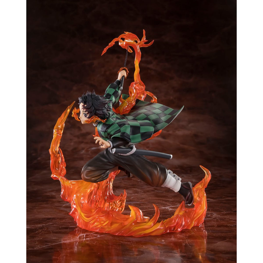 Demon Slayer: Kimetsu No Yaiba Tanjiro Kamado Kyojuro Rengoku's Sword Guard Version FiguartsZERO Statue