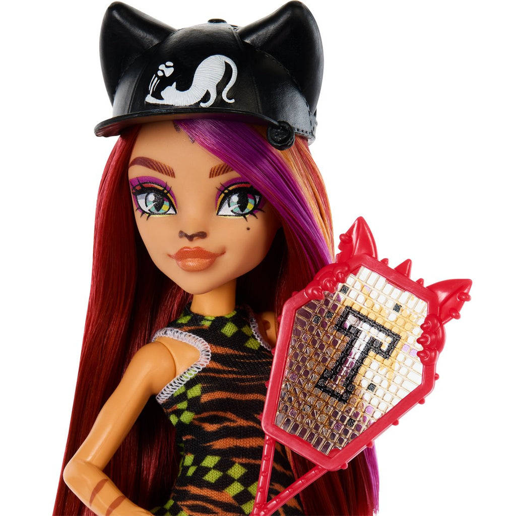 Monster High Buried Secrets Wave 4 Courtside Fang-Out Doll Case of 6
