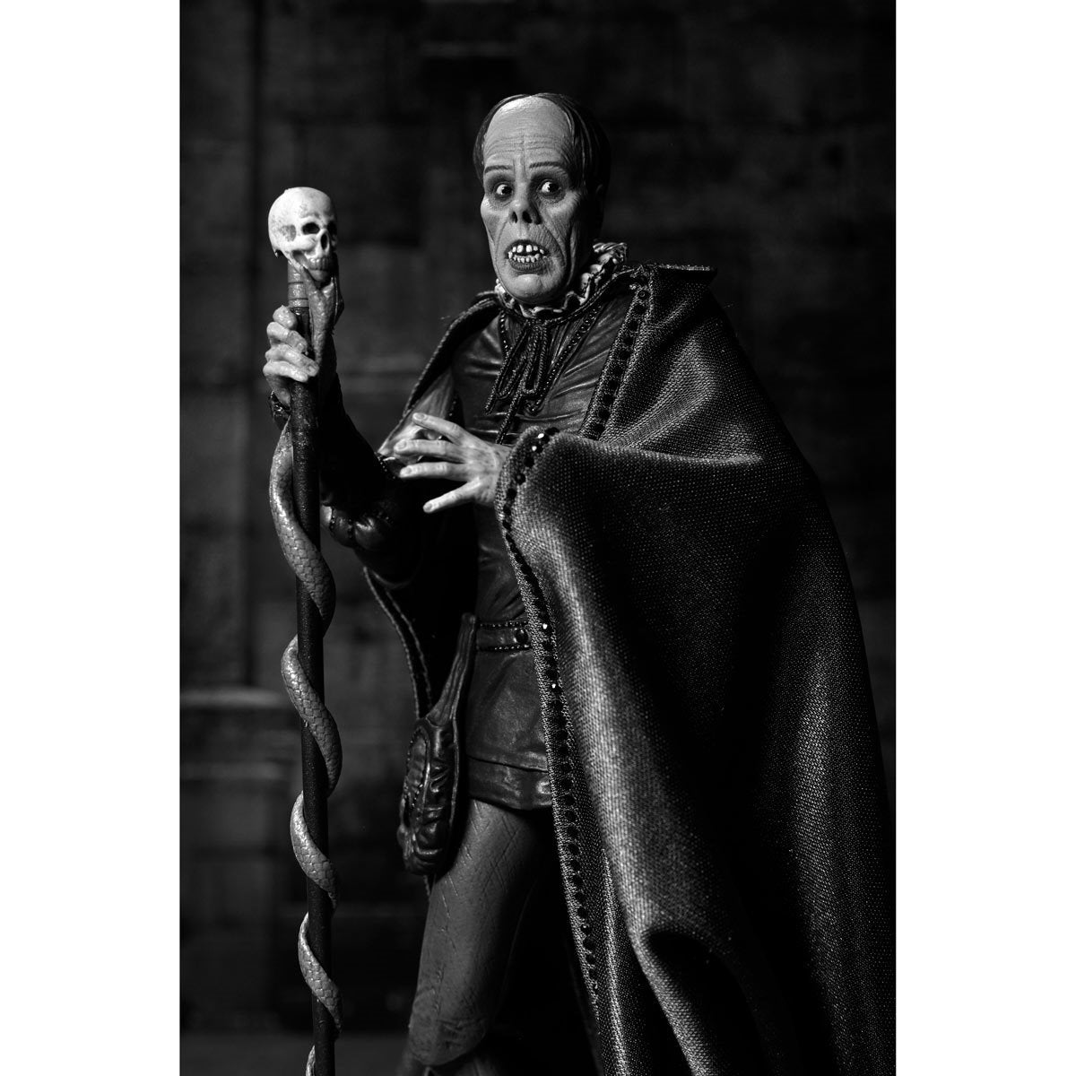 Phantom of the Opera (1925) Ultimate Phantom of the Opera Masque of the Red Death (B&W Version) 7-In Scale Action Figure