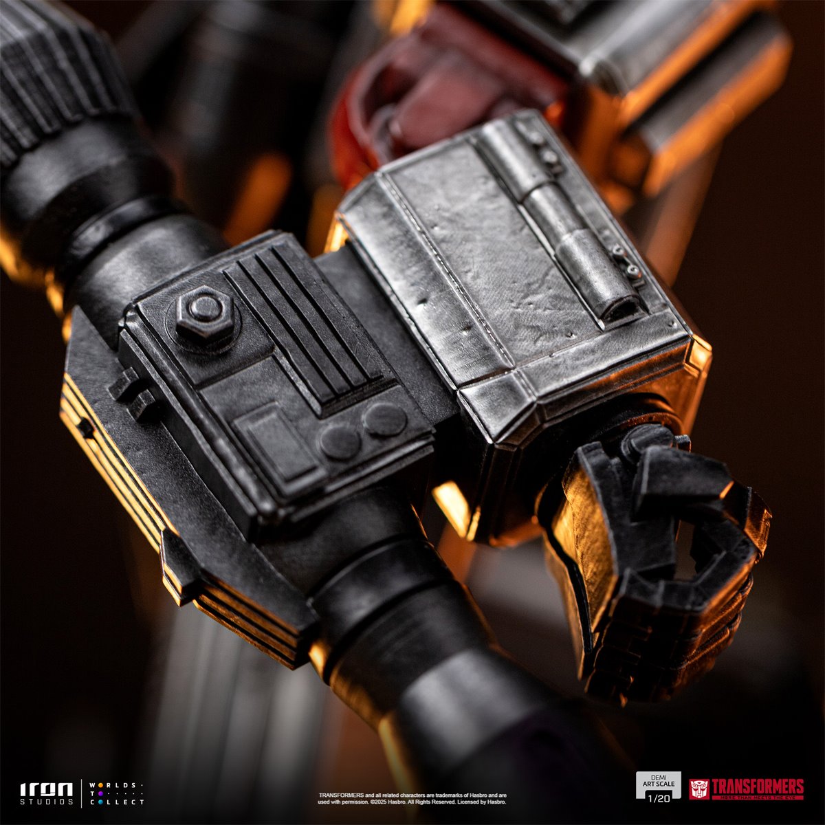 Transformers Megatron 1:20 Demi Art Scale Limited Edition Statue