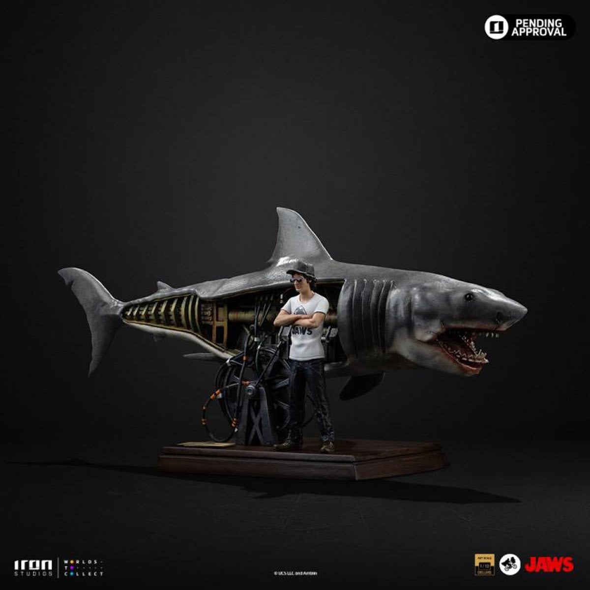 Jaws 50th Anniversary Steven Spielberg Deluxe 1:10 Art Scale Limited Edition Statue