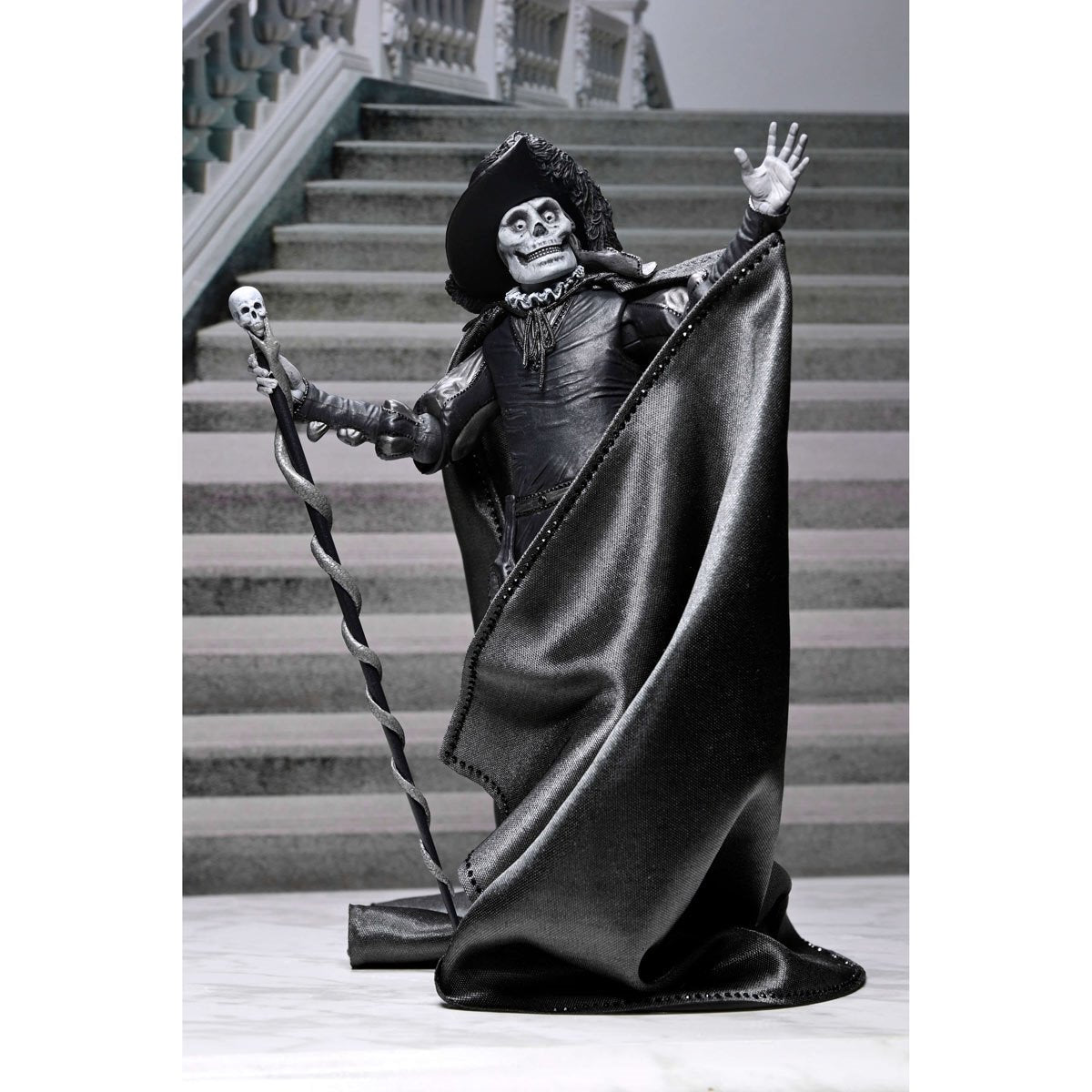Phantom of the Opera (1925) Ultimate Phantom of the Opera Masque of the Red Death (B&W Version) 7-In Scale Action Figure