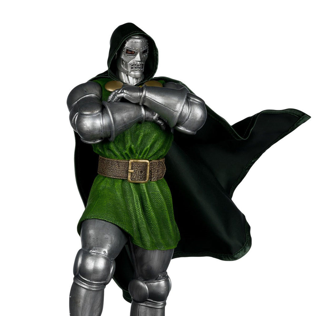 Marvel Wave 8 Doctor Doom #1 1:6 Scale Posed Figure with Scene and Comic
