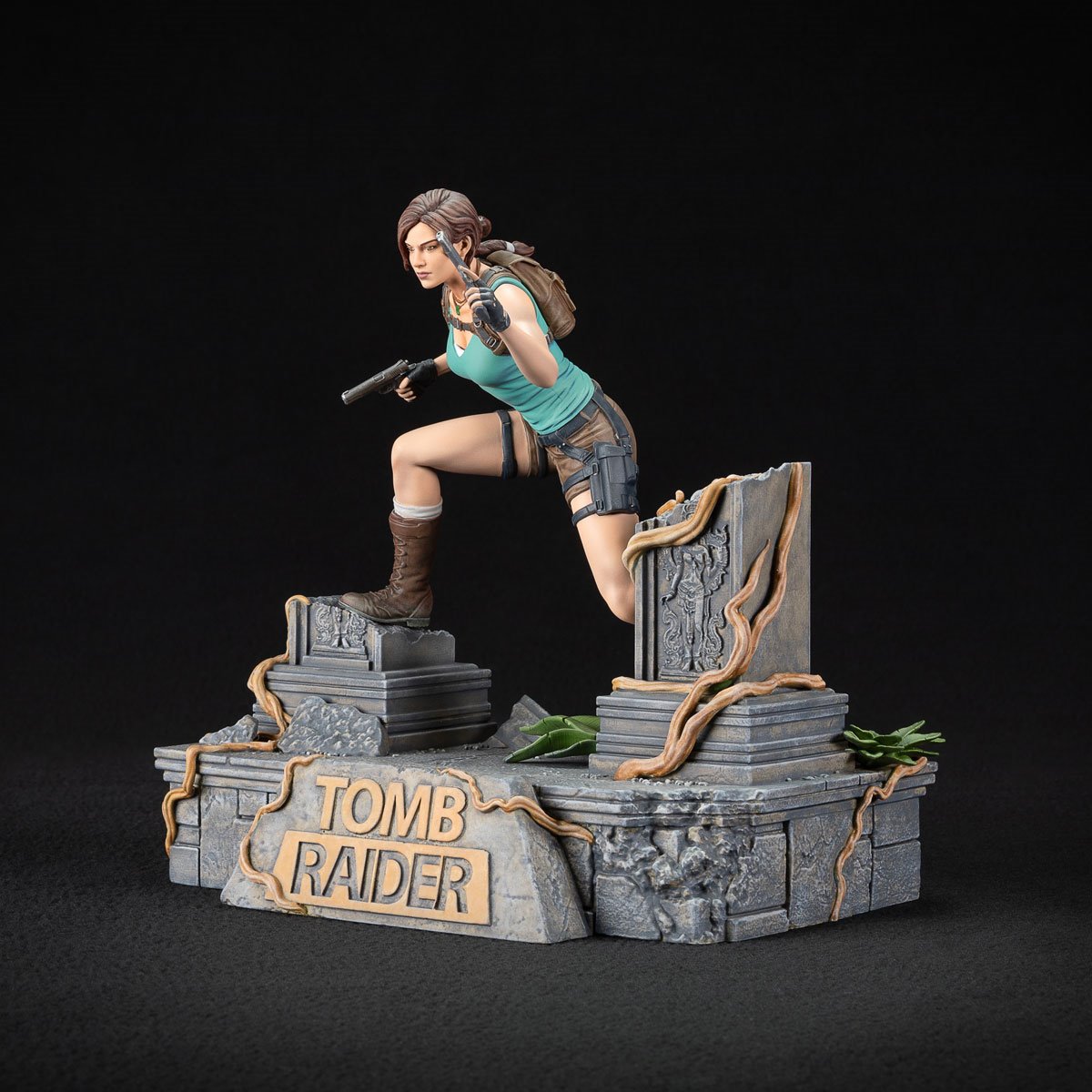 Tomb Raider Lara Croft PVC Statue