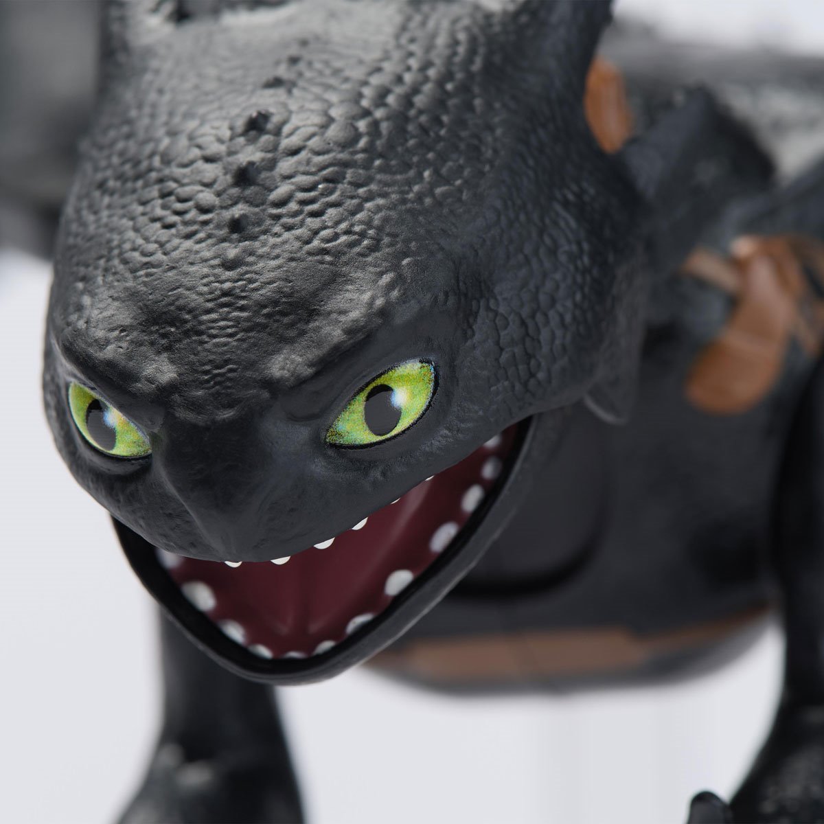 How to Train Your Dragon Toothless Ultimate Plasma Blast Light-Up Action Figure with Sound