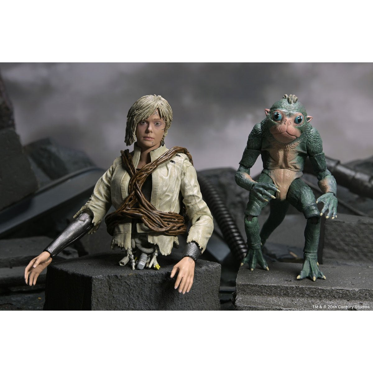 Predator Badlands Ultimate Thia & Bud 7-Inch Scale Action Figure