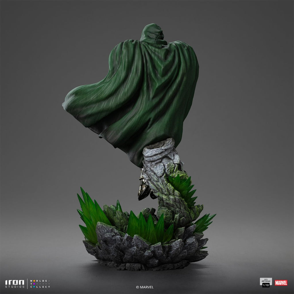 Doctor Doom Infinity Gauntlet Battle Diorama Series 1:10 Art Scale Limited Edition Statue