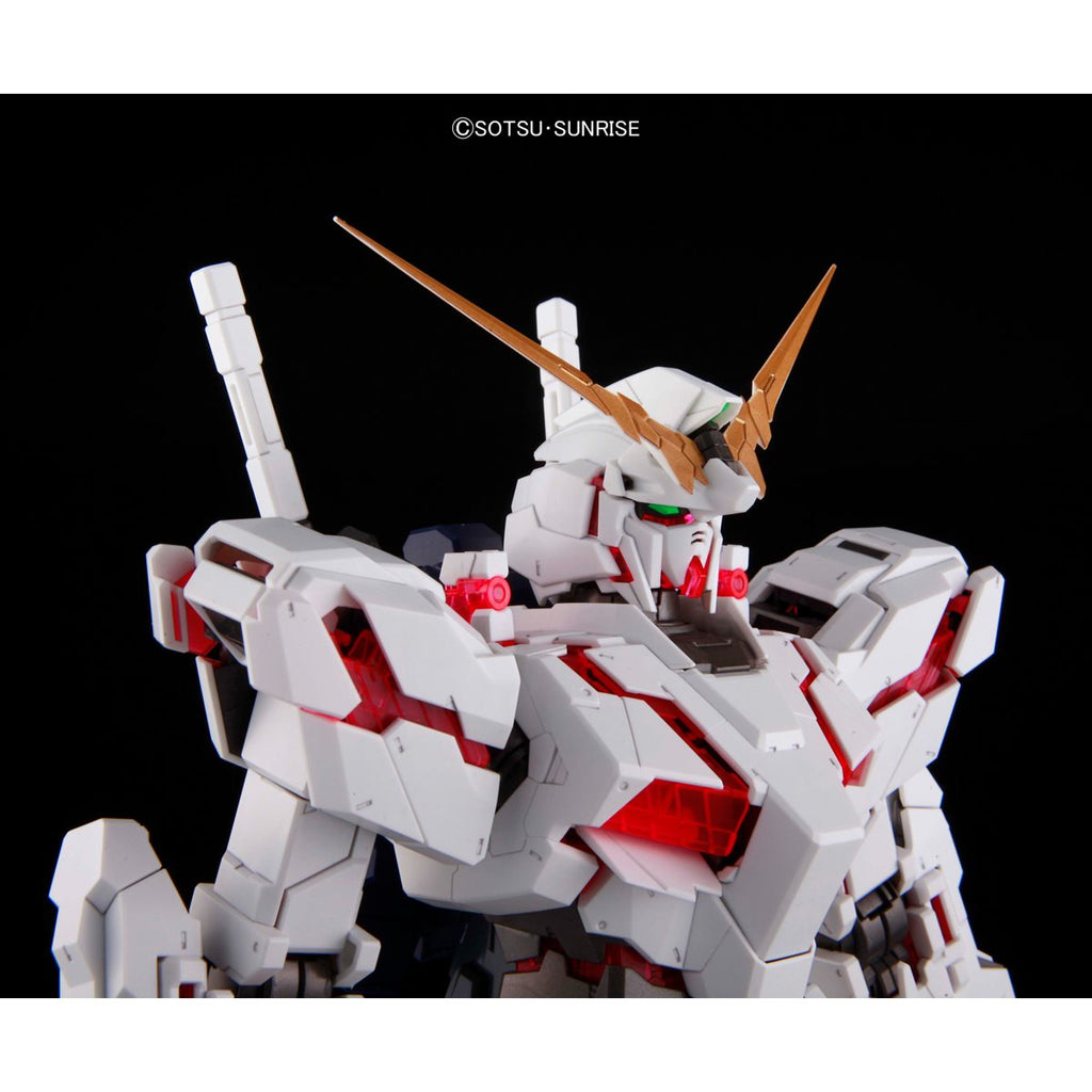 Mobile Suit Gundam Unicorn RX-0 Unicorn Gundam Perfect Grade 1:60 Scale Model Kit