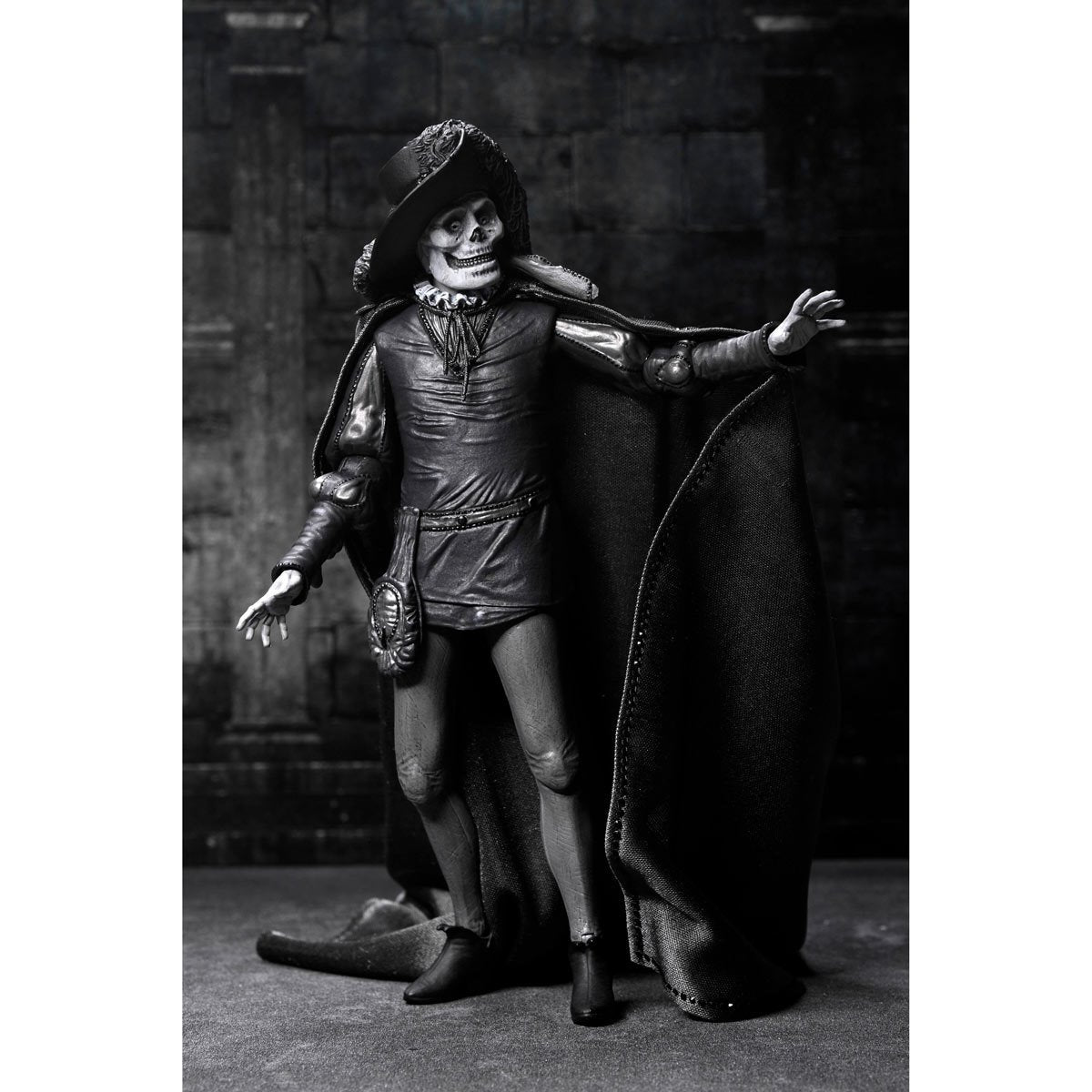 Phantom of the Opera (1925) Ultimate Phantom of the Opera Masque of the Red Death (B&W Version) 7-In Scale Action Figure
