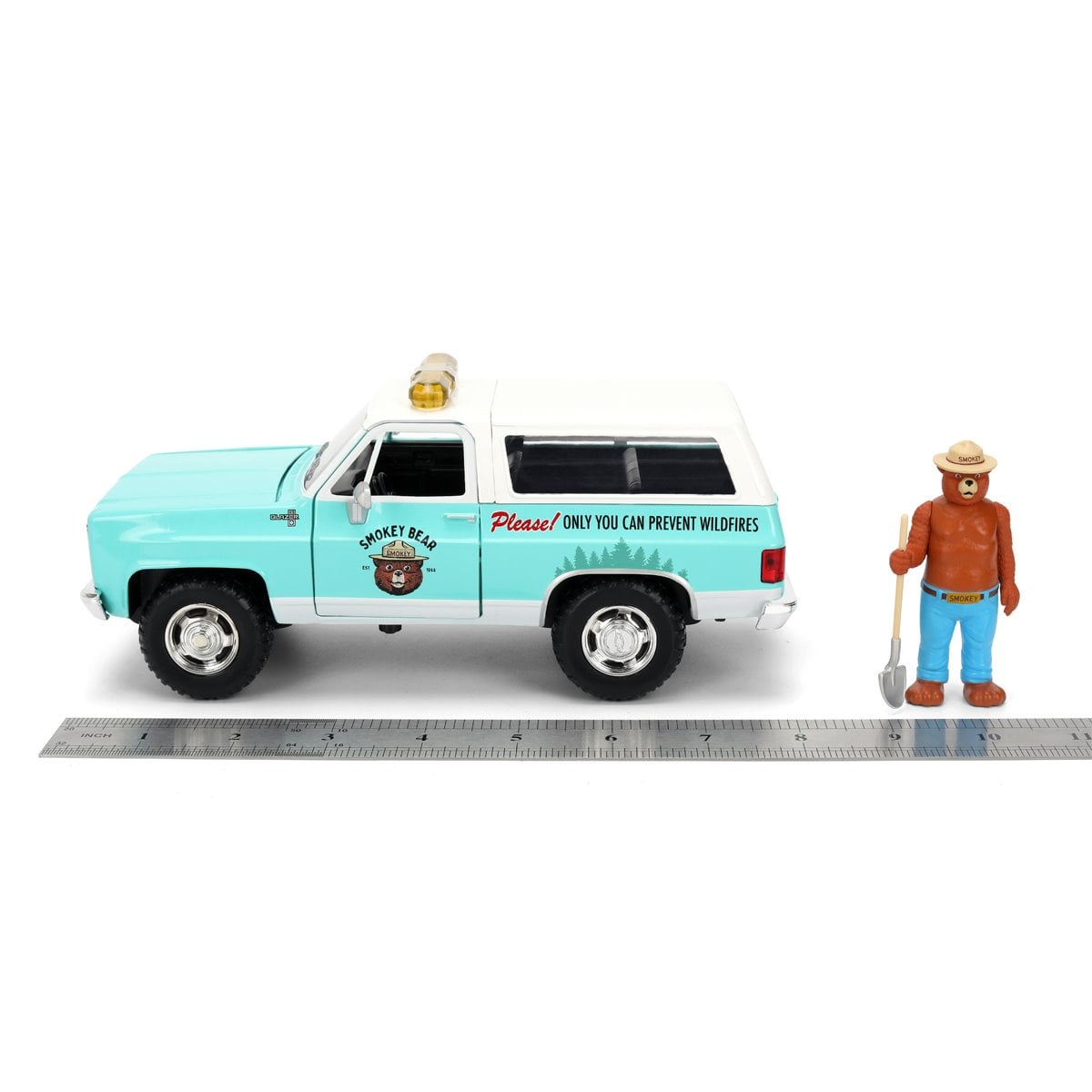 Hollywood Rides Smokey Bear 1980 Chevrolet Blazer 1:24 Scale Die-Cast Metal Vehicle with Smokey Bear Figure