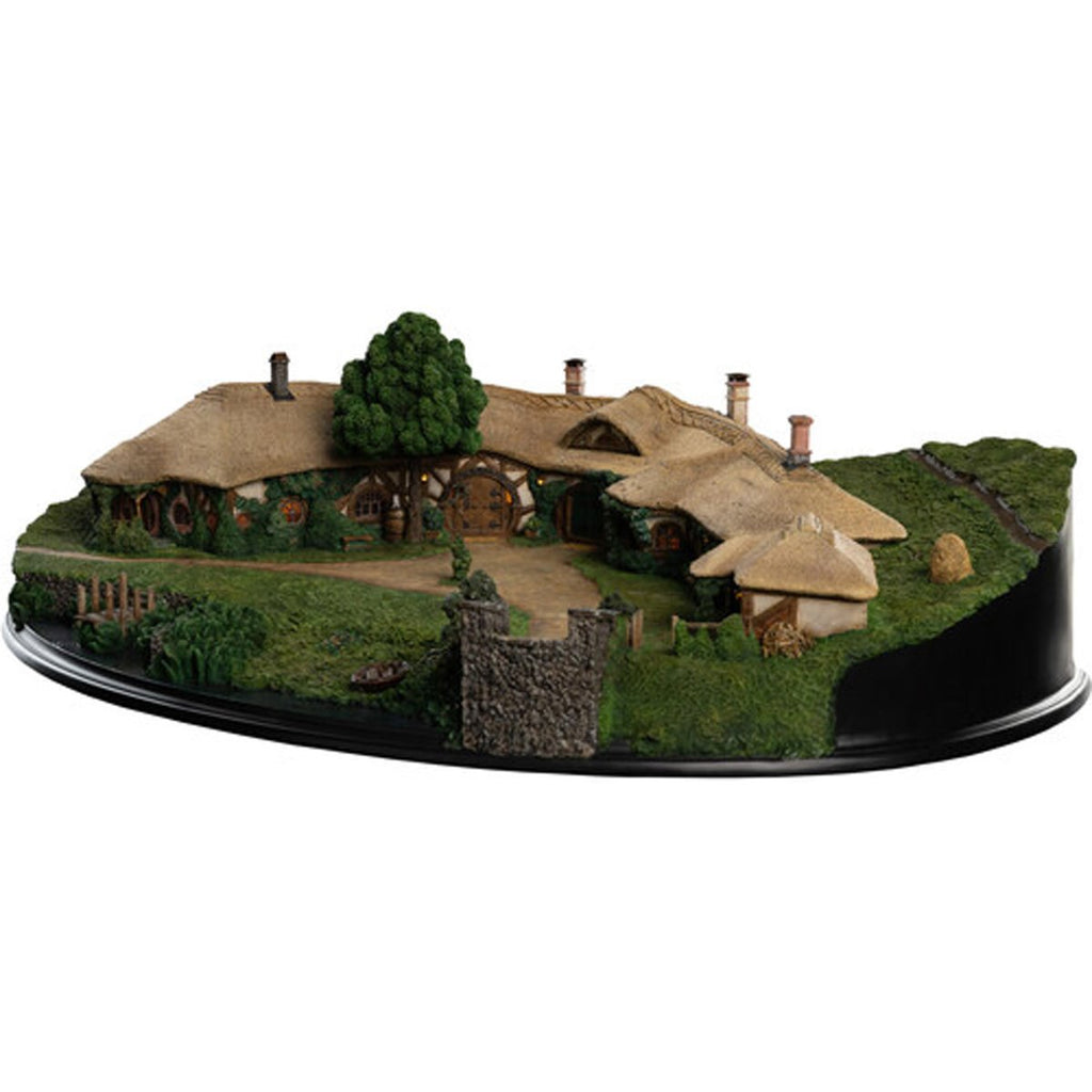 The Lord of the Rings Trilogy The Green Dragon Inn Limited Edition Environment Statue