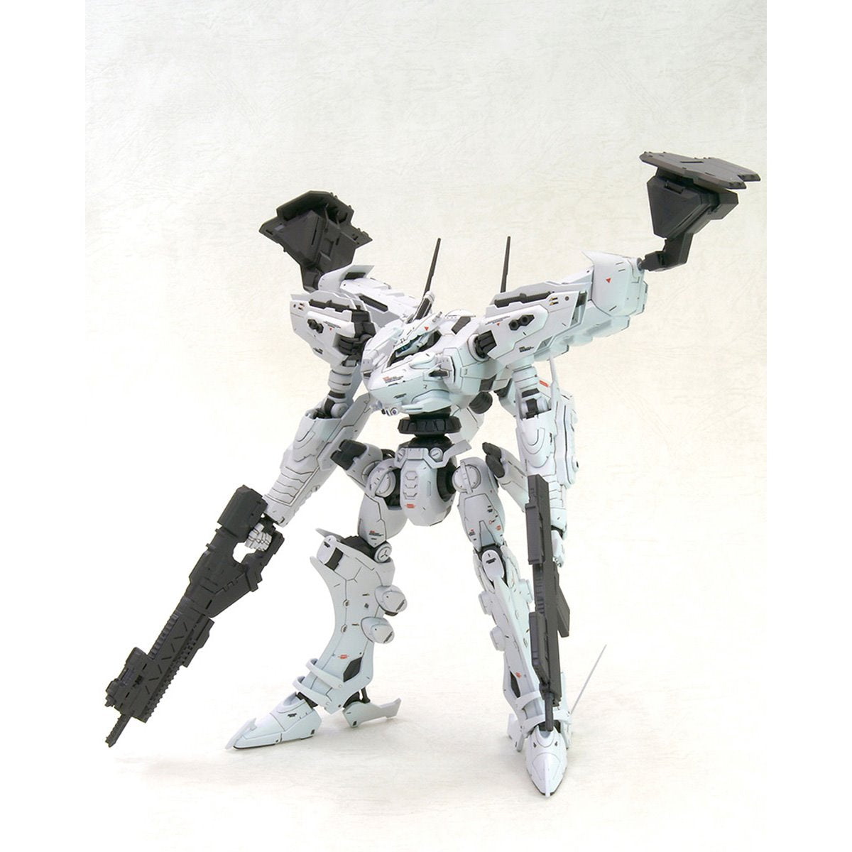 Armored Core Lineark White Glint & V.O.B. Variable Infinity 1:72 Scale Model Kit Set - ReRun