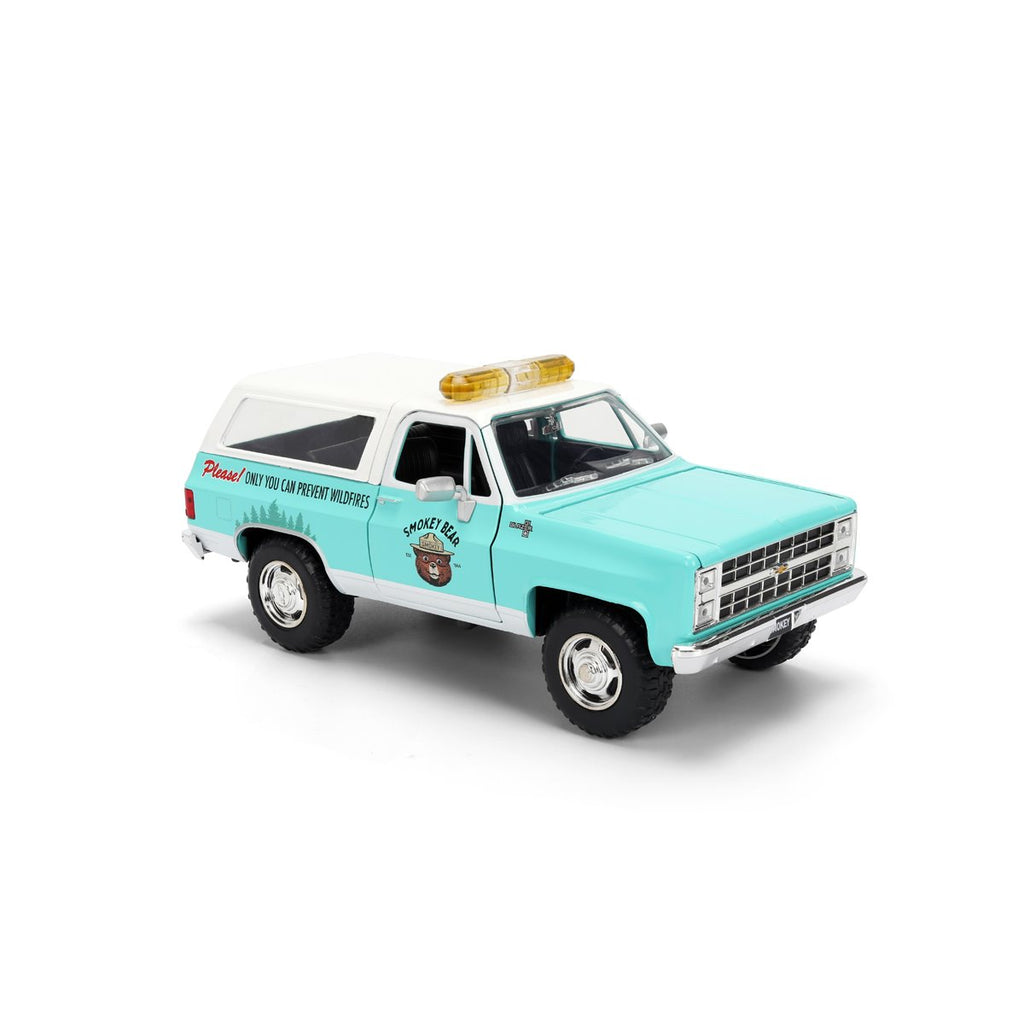 Hollywood Rides Smokey Bear 1980 Chevrolet Blazer 1:24 Scale Die-Cast Metal Vehicle with Smokey Bear Figure