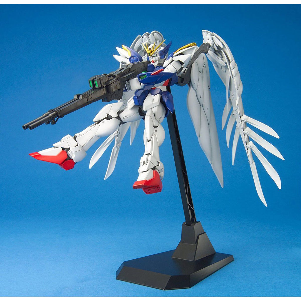 Mobile Suit Gundam Wing: Endless Waltz Wing Gundam Zero EW Master Grade 1:100 Scale Model Kit