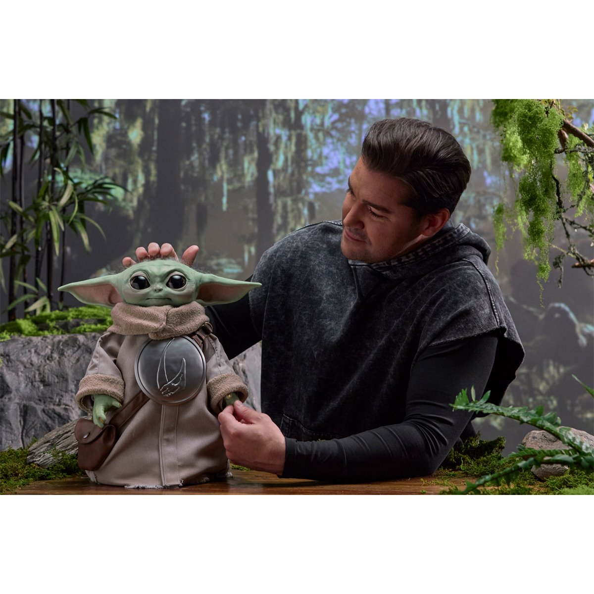 Star Wars Ultimate Grogu 1:1 Scale Premium Animatronic Limited Edition Life-Size Replica