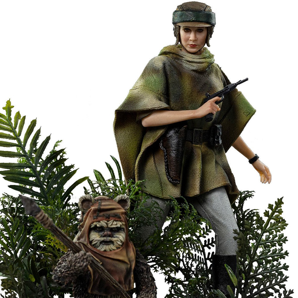 Star Wars: Return of the Jedi Leia and Wicket 1:10 Art Scale Limited Edition Statue