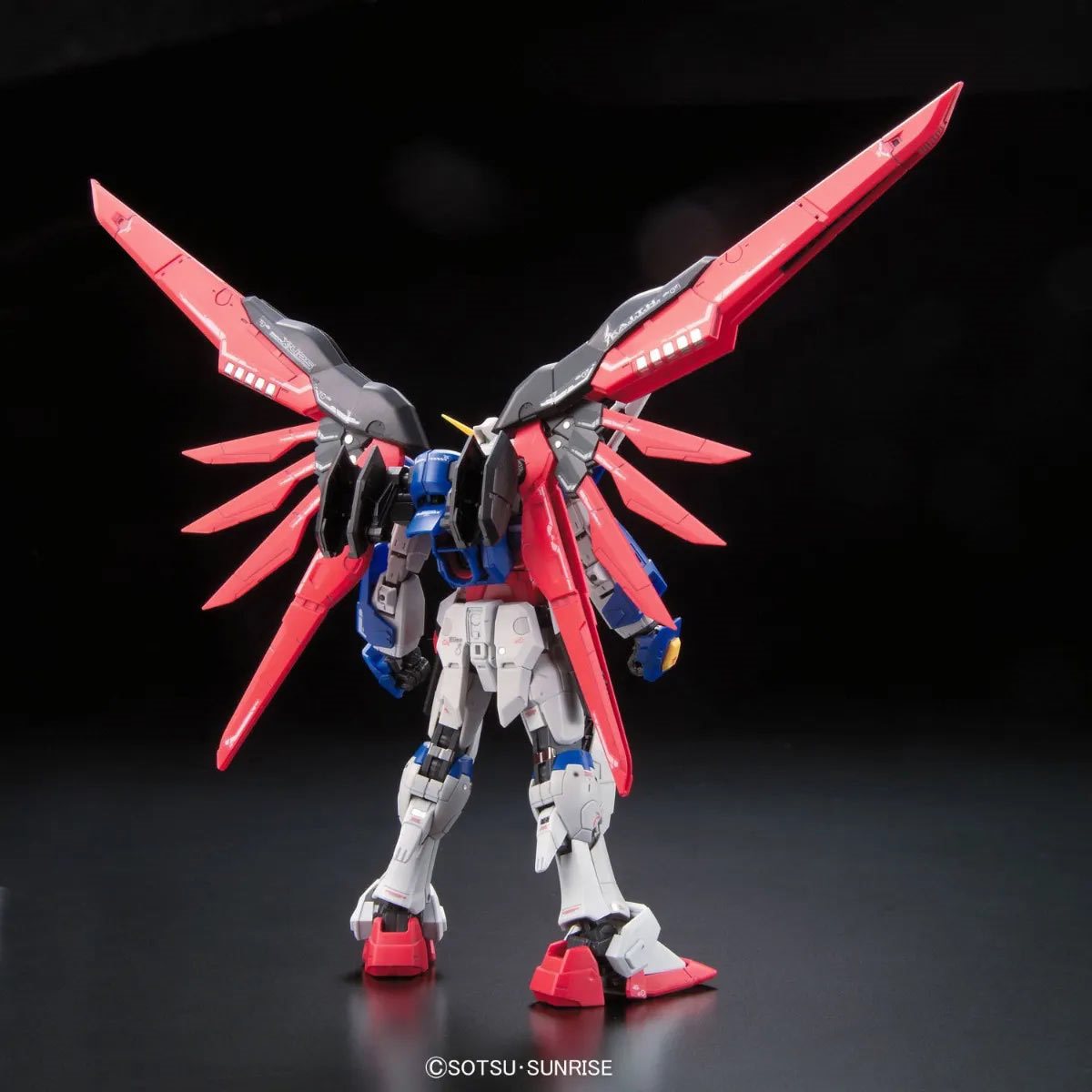 Mobile Suit Gundam Seed Destiny Gundam Real Grade 1:144 Scale Model Kit