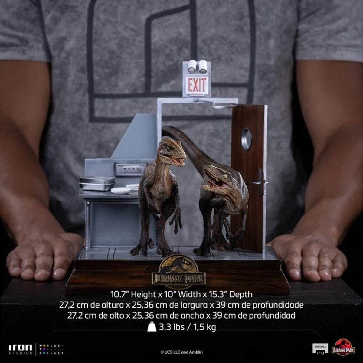 Jurassic Park Raptors at the Kitchen's Door 1:10 Art Scale Limited Edition Statue