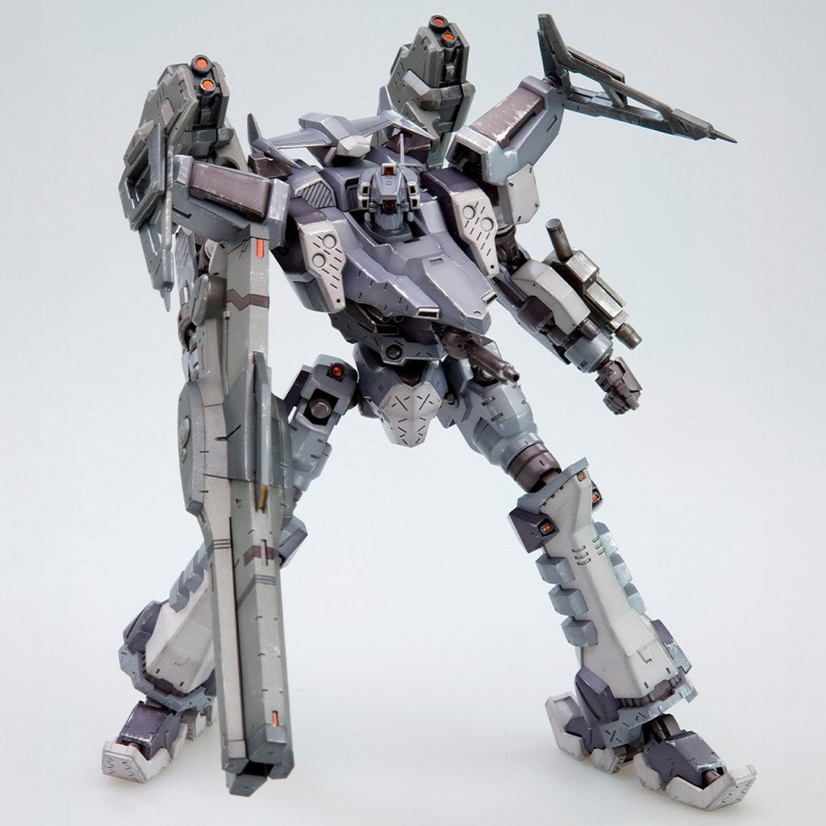 Armored Core 3: Silent Line Crest CR-C98E2 Assault Type Variable Infinity 1:72 Scale Model Kit