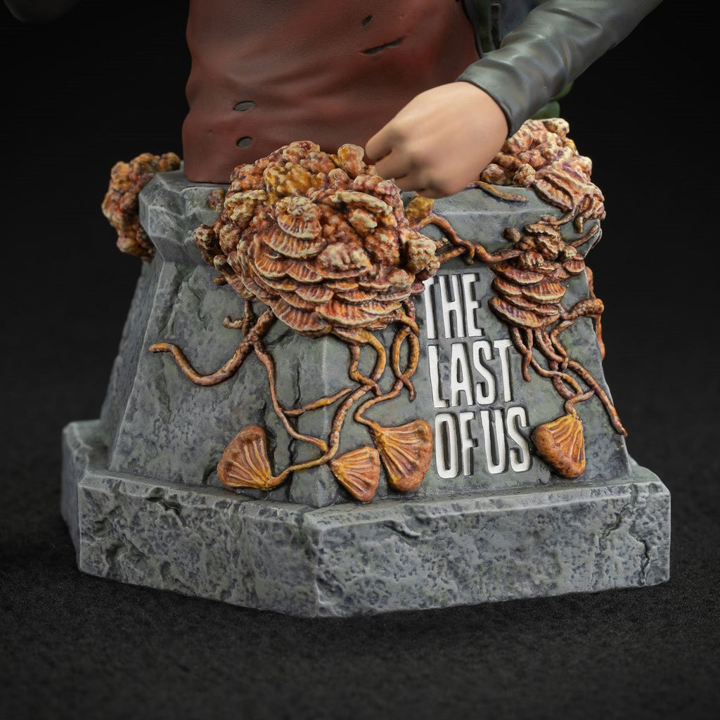 The Last of Us Ellie with Handgun Bust