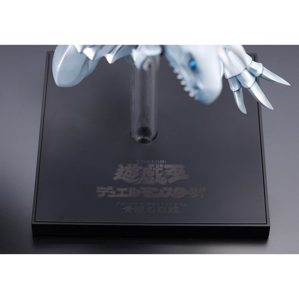 Yu-Gi-Oh! Duel Monsters Blue-Eyes White Dragon Oshi Works Statue