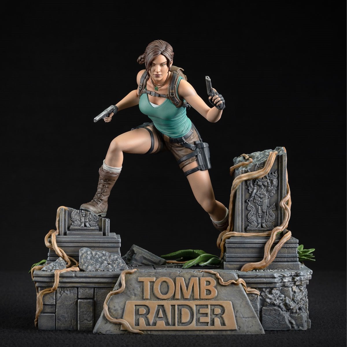 Tomb Raider Lara Croft PVC Statue