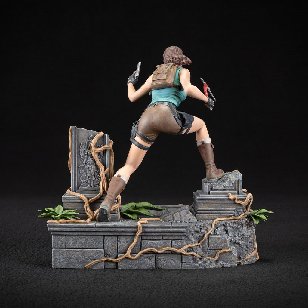 Tomb Raider Lara Croft PVC Statue