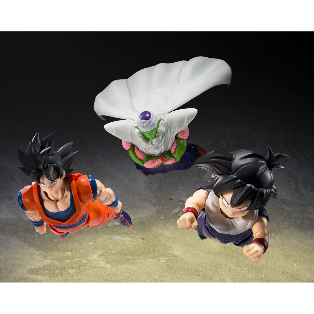 Dragon Ball Z Son Gohan Z-Fighters Limited Edition Z-Fighters Group Base Ver. A S.H.Figuarts Action Figure
