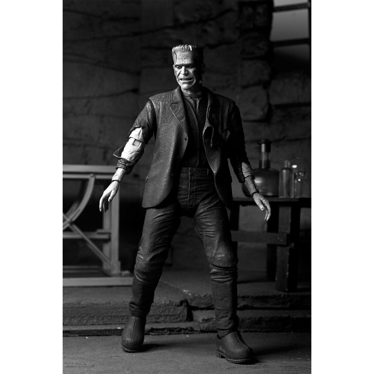 Universal Monsters Ultimate Bride of Frankenstein Frankenstein's Monster B&W Version 7-Inch Scale Action Figure