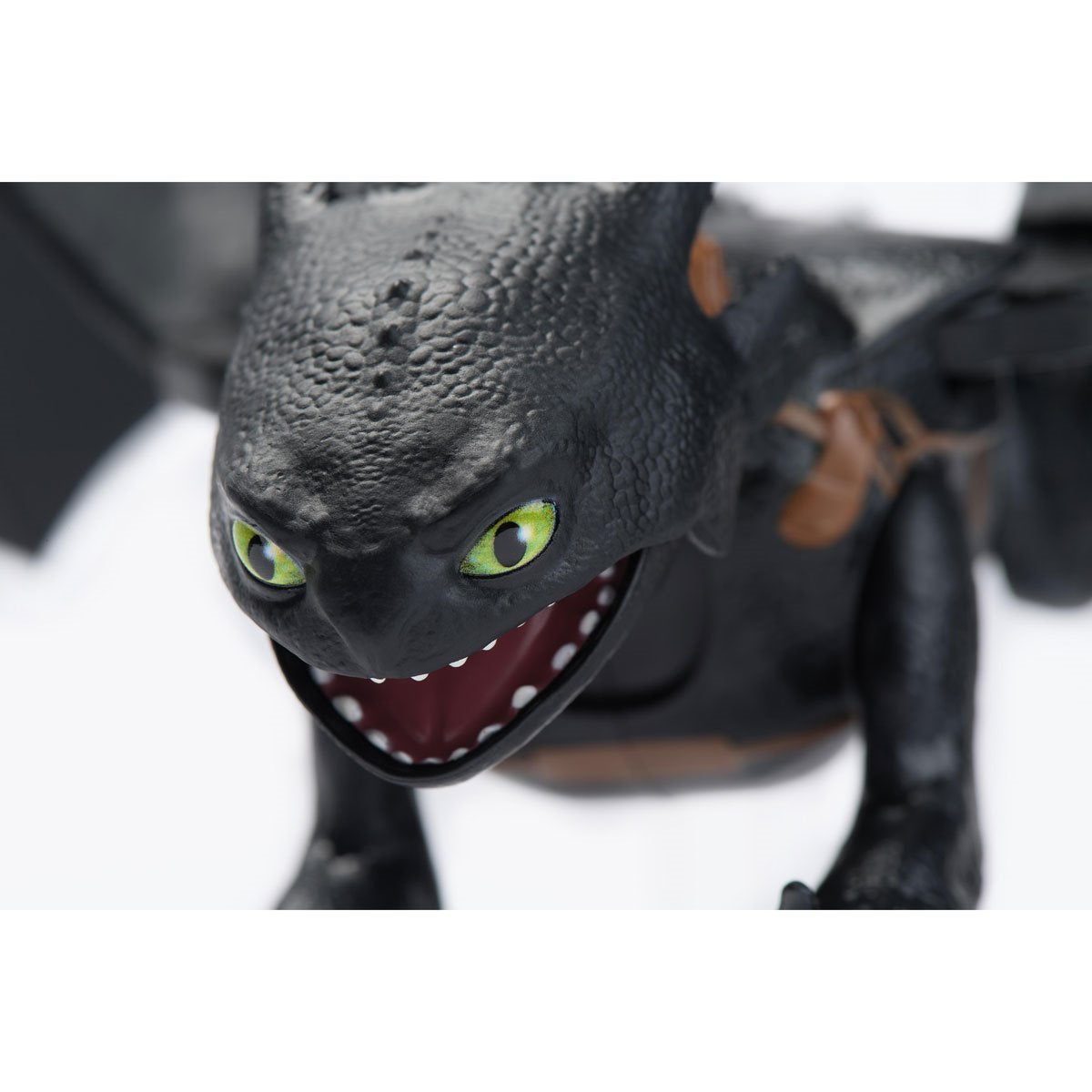 How to Train Your Dragon Toothless Ultimate Plasma Blast Light-Up Action Figure with Sound