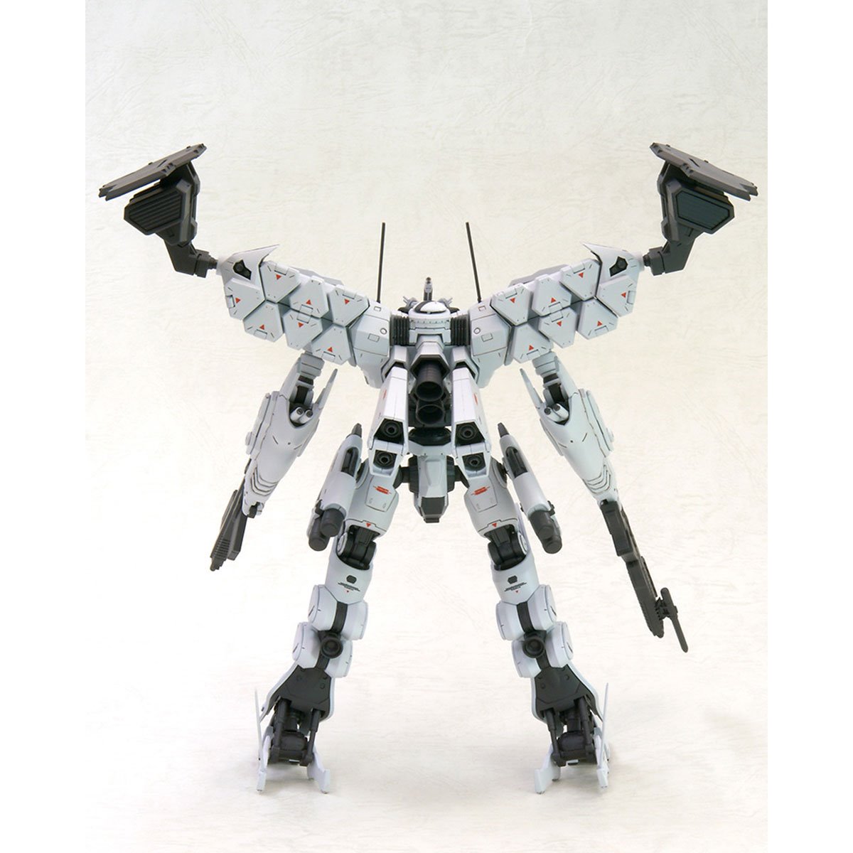 Armored Core Lineark White Glint & V.O.B. Variable Infinity 1:72 Scale Model Kit Set - ReRun