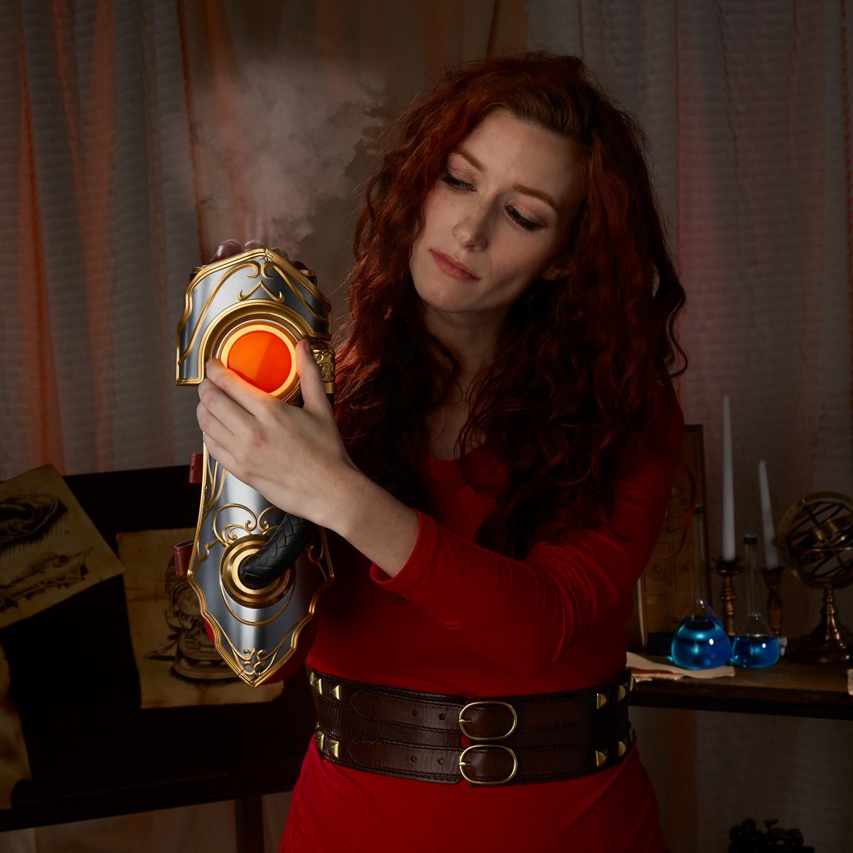 Magic: The Gathering Chandra Pyromancer's Gauntlet Prop Replica