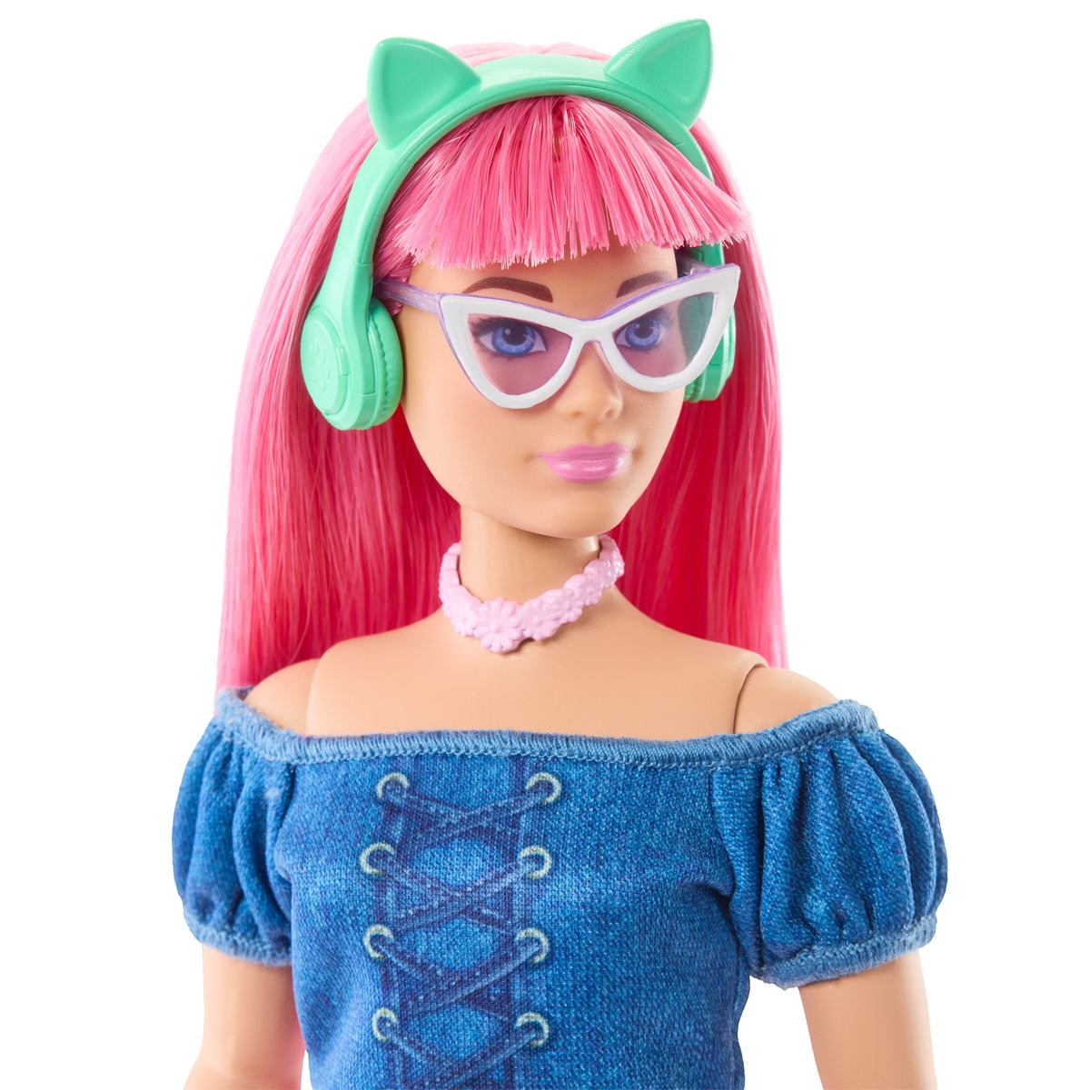 Barbie Mysteries: Beach Detectives Daisy Doll