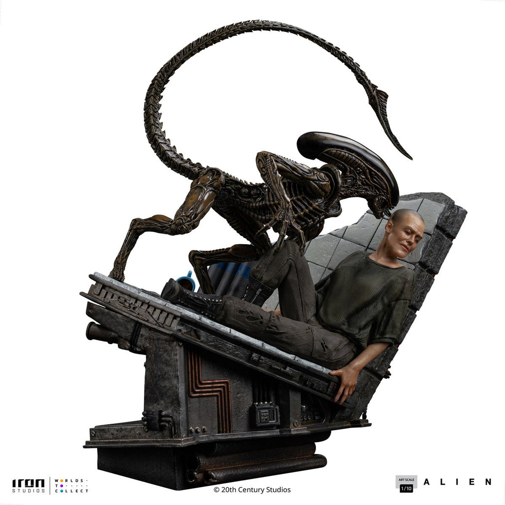 Alien 3 Ellen Ripley and Dog Alien 1:10 Art Scale Statue