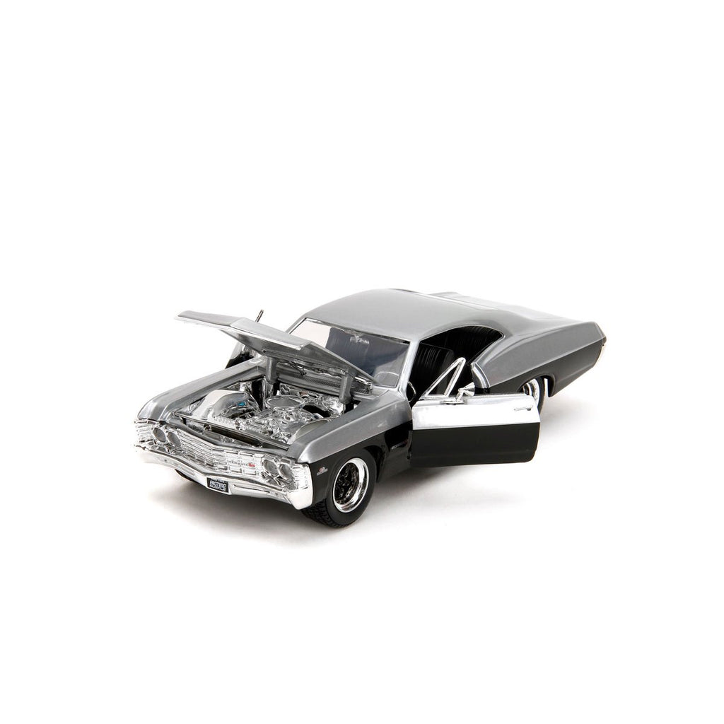 Bigtime Muscle 1967 Chevrolet Impala SS Candy Silver and Black 1:24 Scale Die-Cast Metal Vehicle