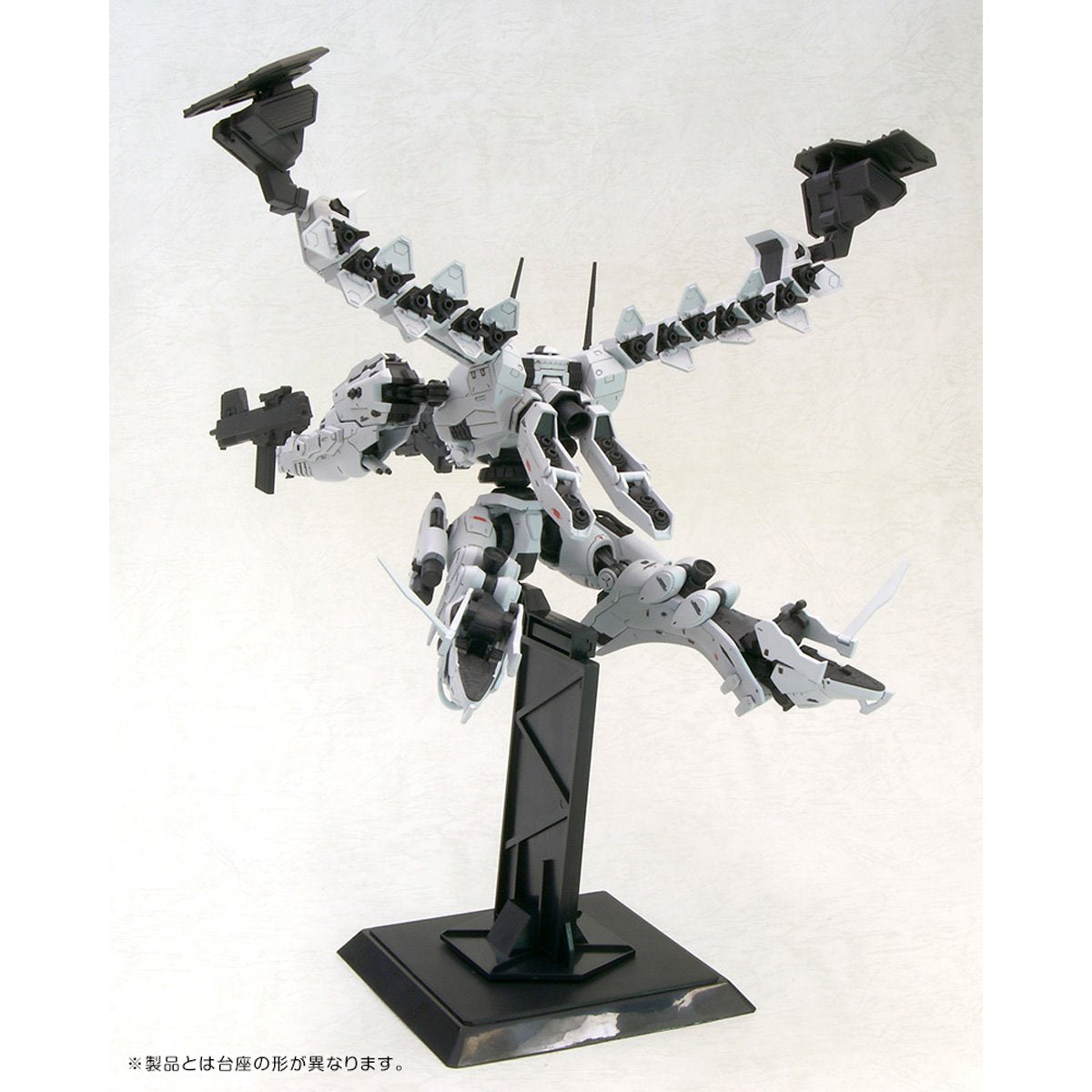 Armored Core Lineark White Glint & V.O.B. Variable Infinity 1:72 Scale Model Kit Set - ReRun