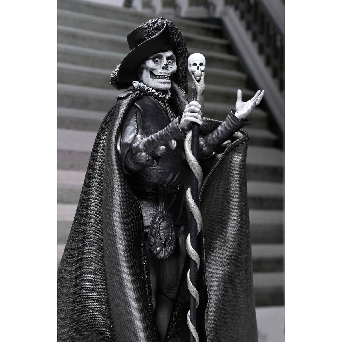 Phantom of the Opera (1925) Ultimate Phantom of the Opera Masque of the Red Death (B&W Version) 7-In Scale Action Figure
