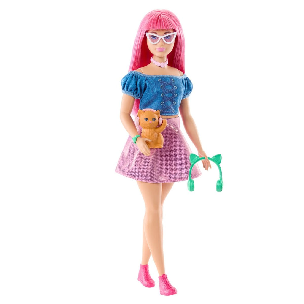 Barbie Mysteries: Beach Detectives Daisy Doll