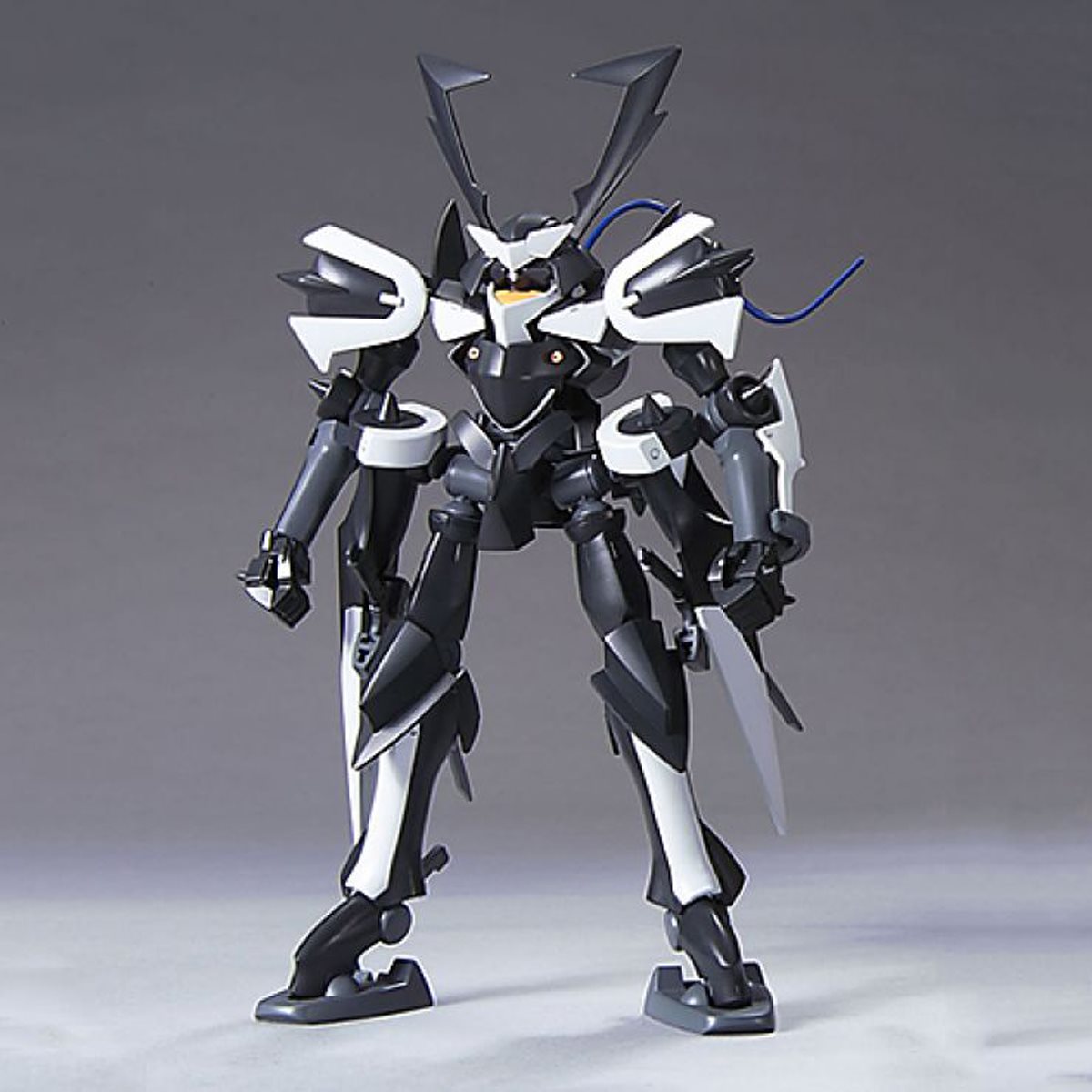 Mobile Suit Gundam 00 Susanowo High Grade 1:144 Scale Model Kit