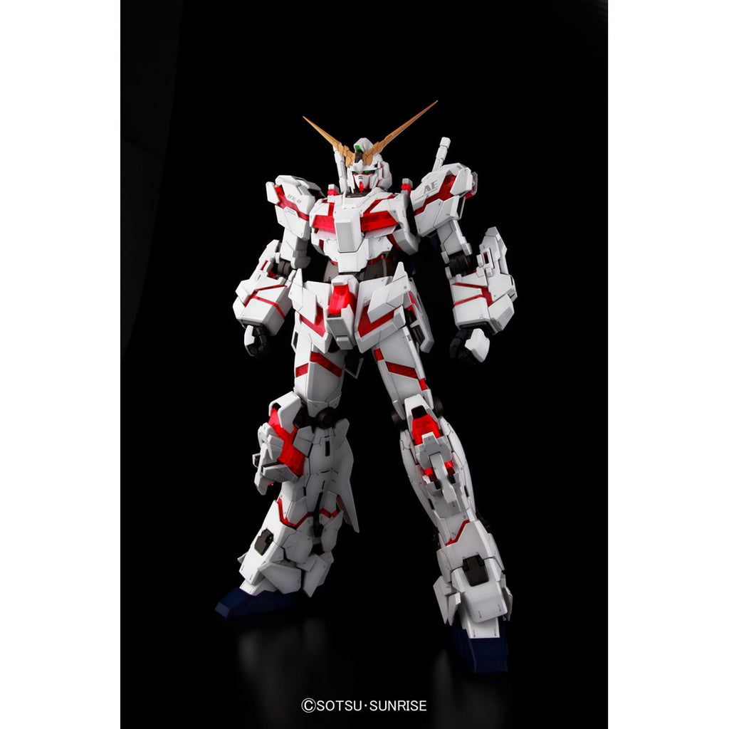 Mobile Suit Gundam Unicorn RX-0 Unicorn Gundam Perfect Grade 1:60 Scale Model Kit
