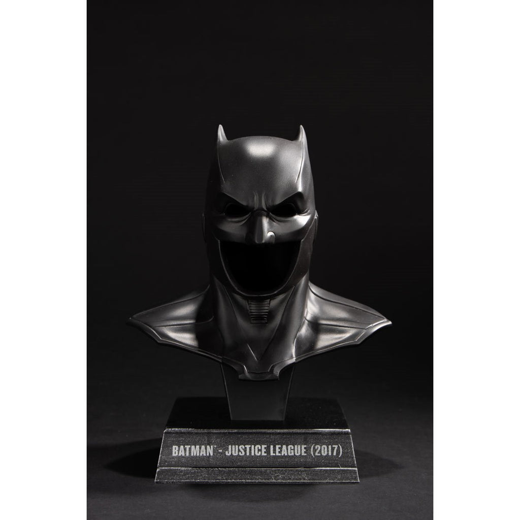 DC Direct Prop Replica Wave 3 Batman Justice League 1:3 Scale Cowl